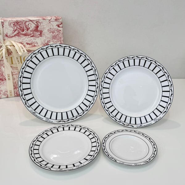 DIOR 디올 무슈라인 데코 플레이트 세트 4PCS ▶매장-120만원대◀